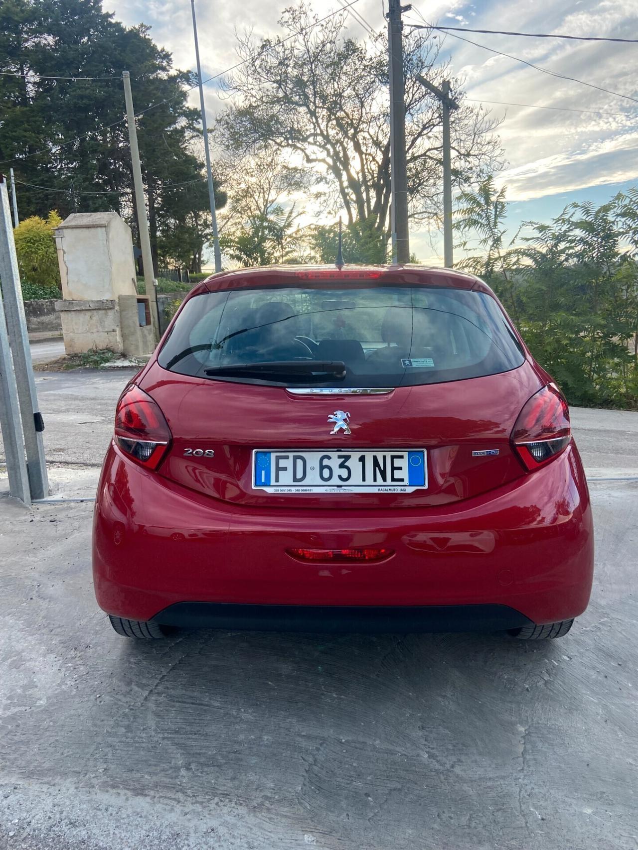 Peugeot 208 1.6 HDi 75 5 porte Allure