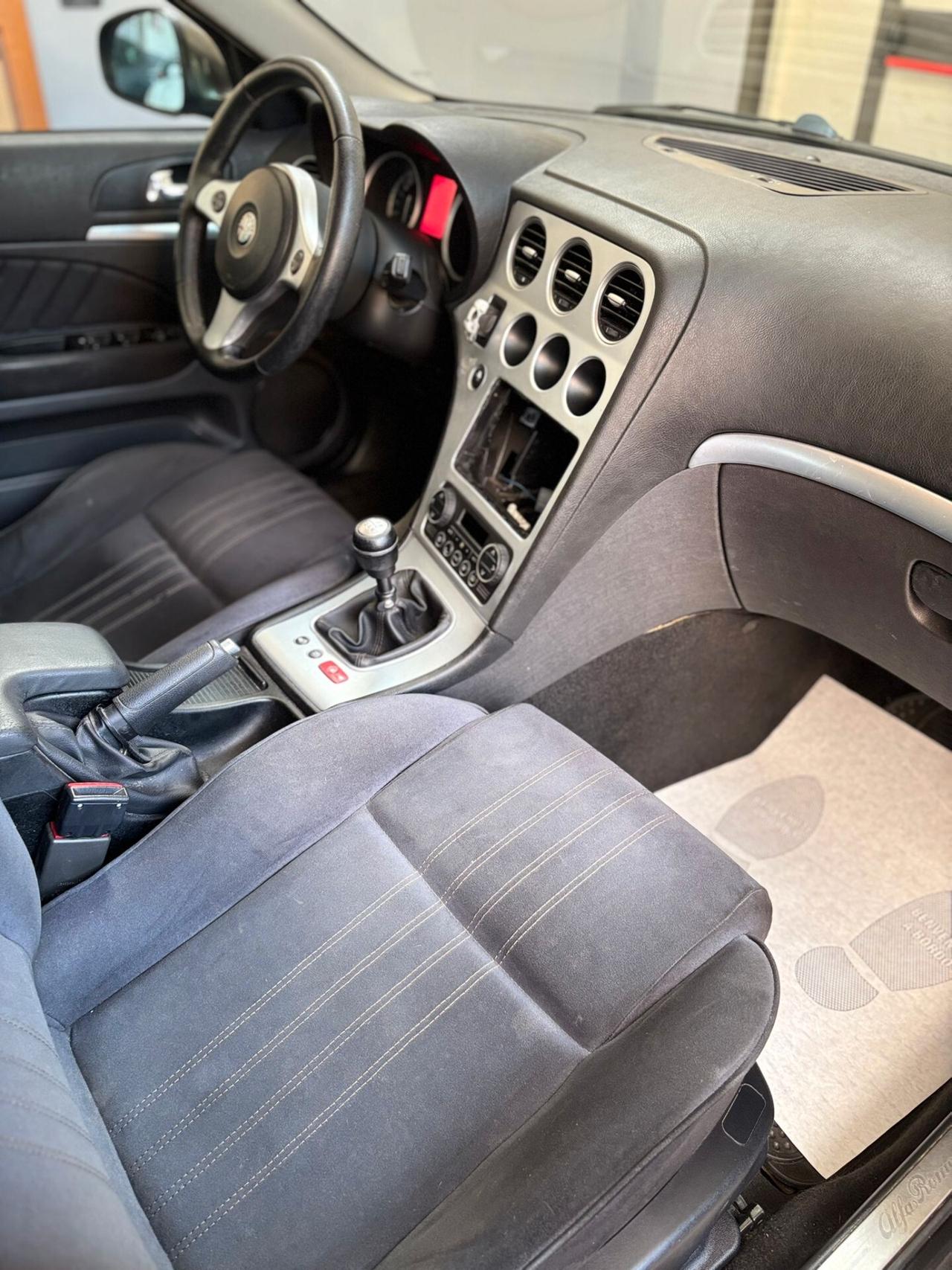 Alfa Romeo 159 1.9 JTDm Distinctive