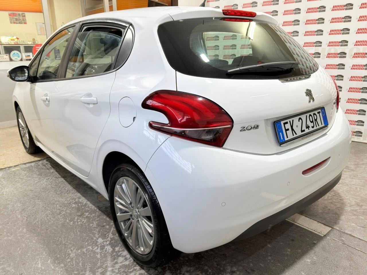 Peugeot 208 PureTech 82 5p. GPL Allure