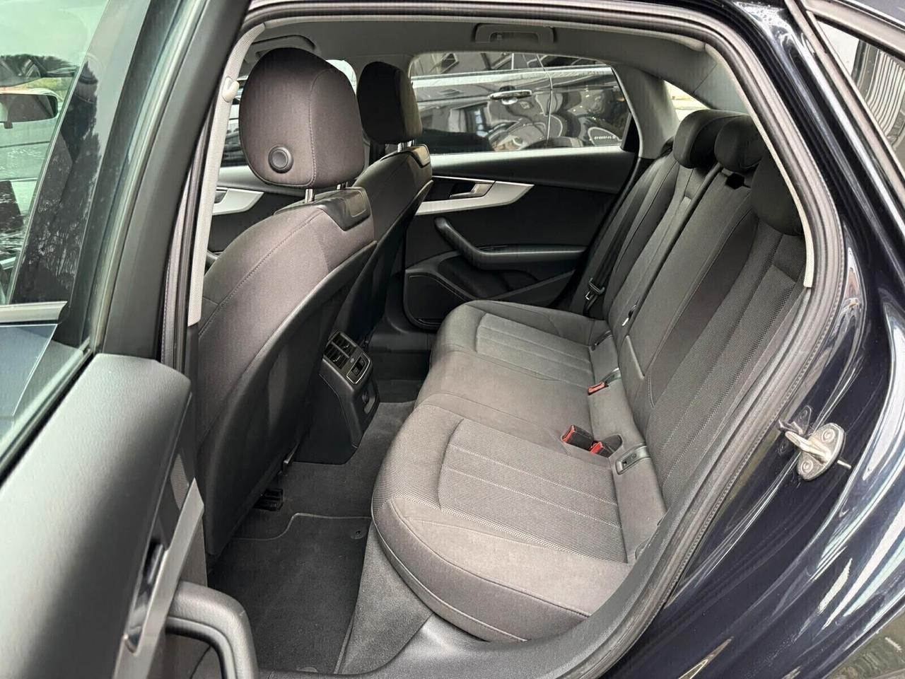 AUDI A4 2.0 TDI 122 CV BUSINESS UNIP ZERO ANTICIPO