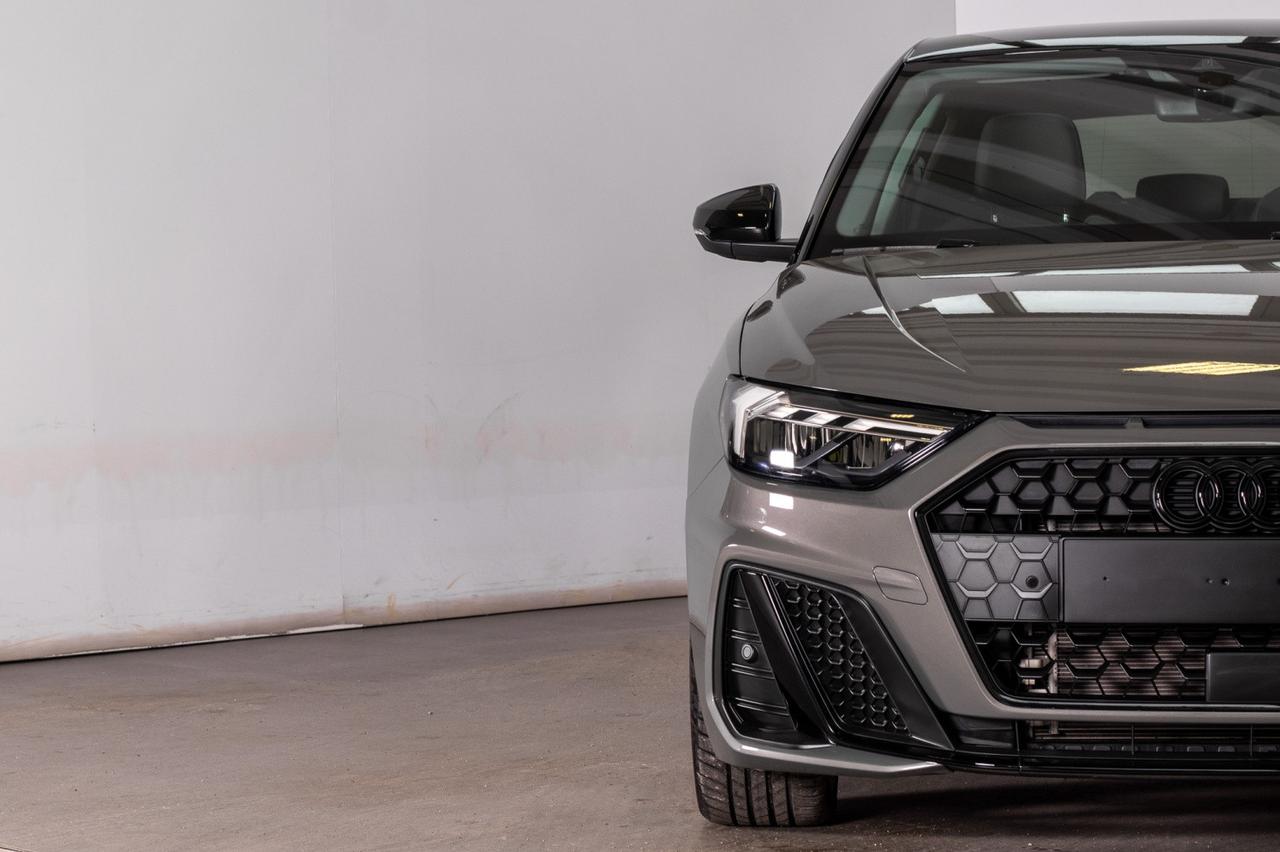 Audi A1 Sportback 30 Tfsi S Line S-tronic Black Identity