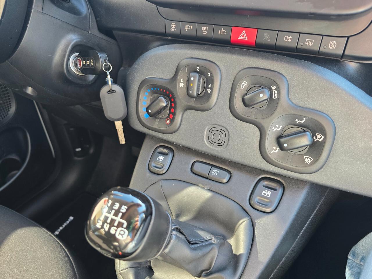 Fiat Panda Cross 1.0 Hybrid - BLUETOOTH