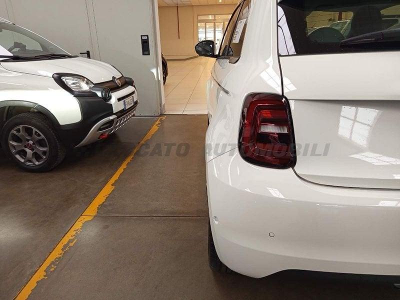 FIAT 500 500e Hatchback My25 500e - LaPrima 320 Berlina