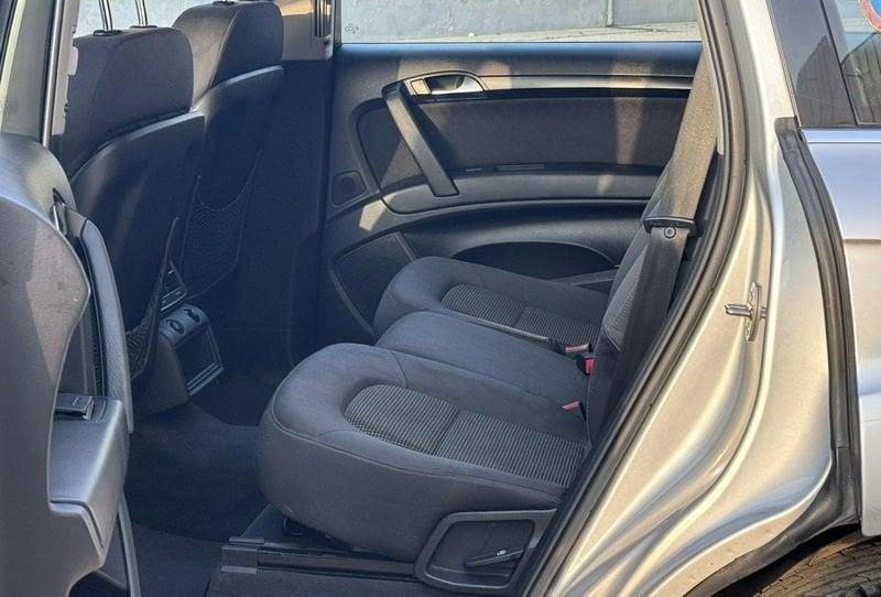 Audi Q7 Q7 3.0 V6 TDI 233CV quattro tiptronic ** 7 POSTI ** ** OFFERTA RISERVATA SOLO PER OPERATORI DEL SET