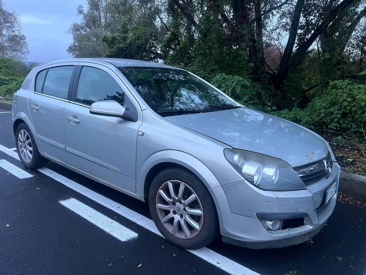 Opel Astra 1.6 16V Twinport 5 porte Cosmo