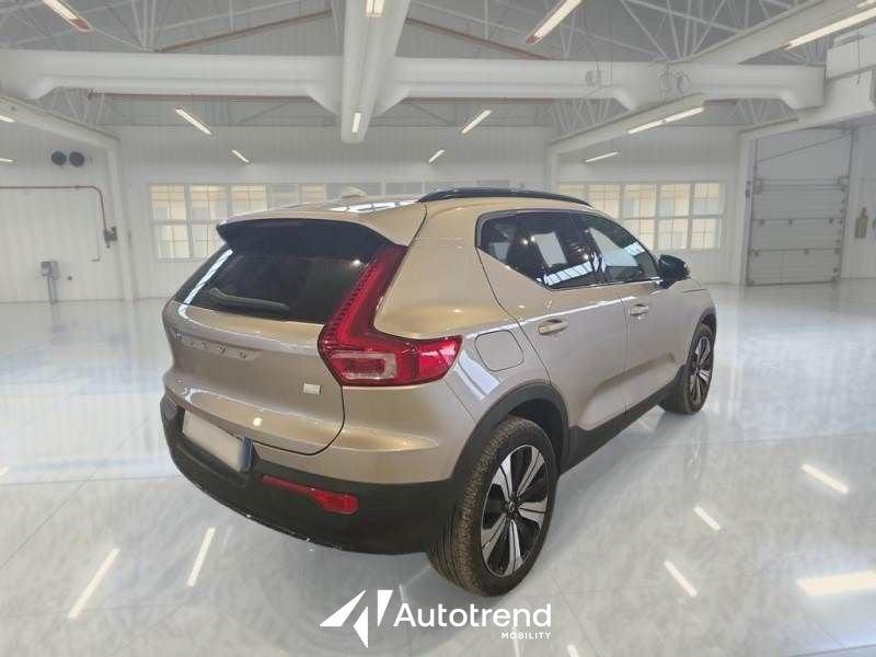 Volvo XC40 Recharge T4 129+82 CV Plug-In Hybrid Automatica Recharge Ultimate Dark N1 Autocarro