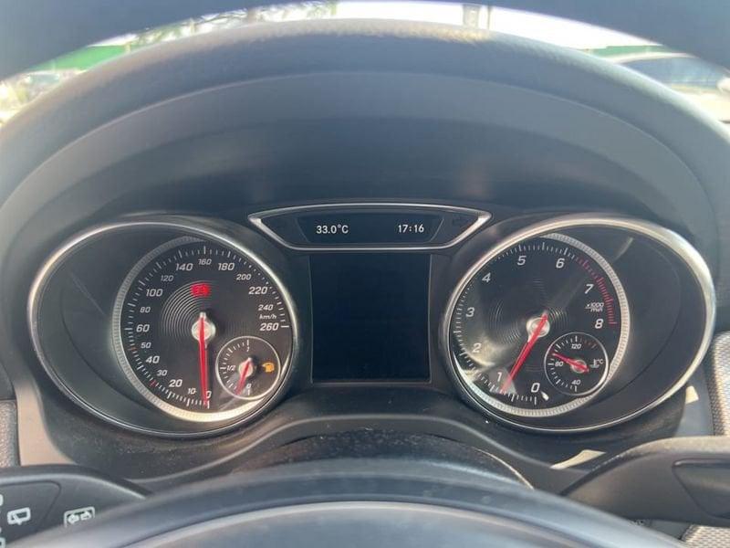 Mercedes-Benz GLA 180 SPORT AUTO