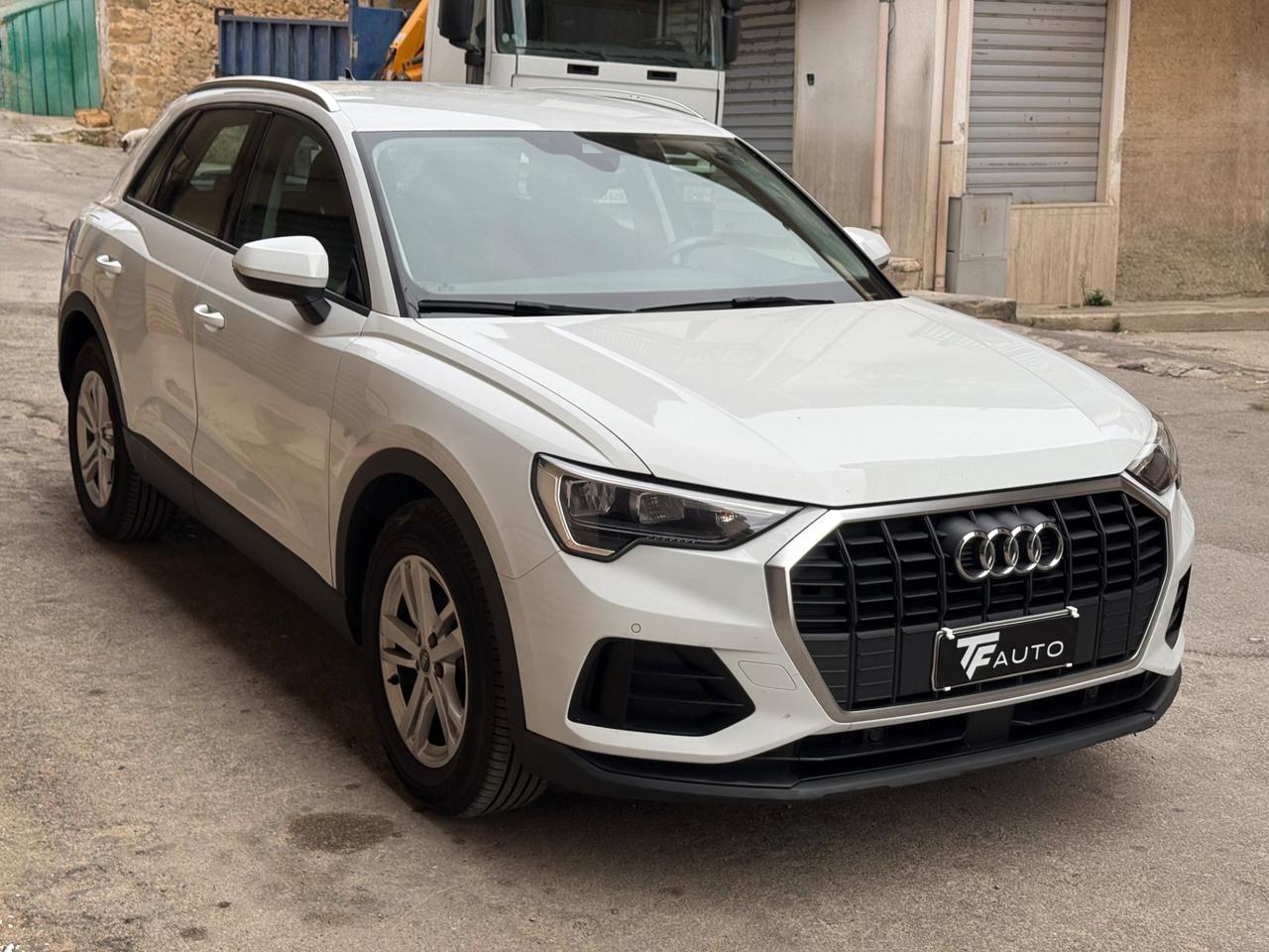 Audi Q3 35 TDI S tronic Business