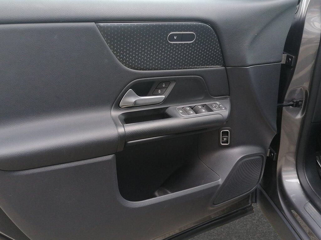 Mercedes GLA 180 180 Progressive Advanced Plus 7G-DCT