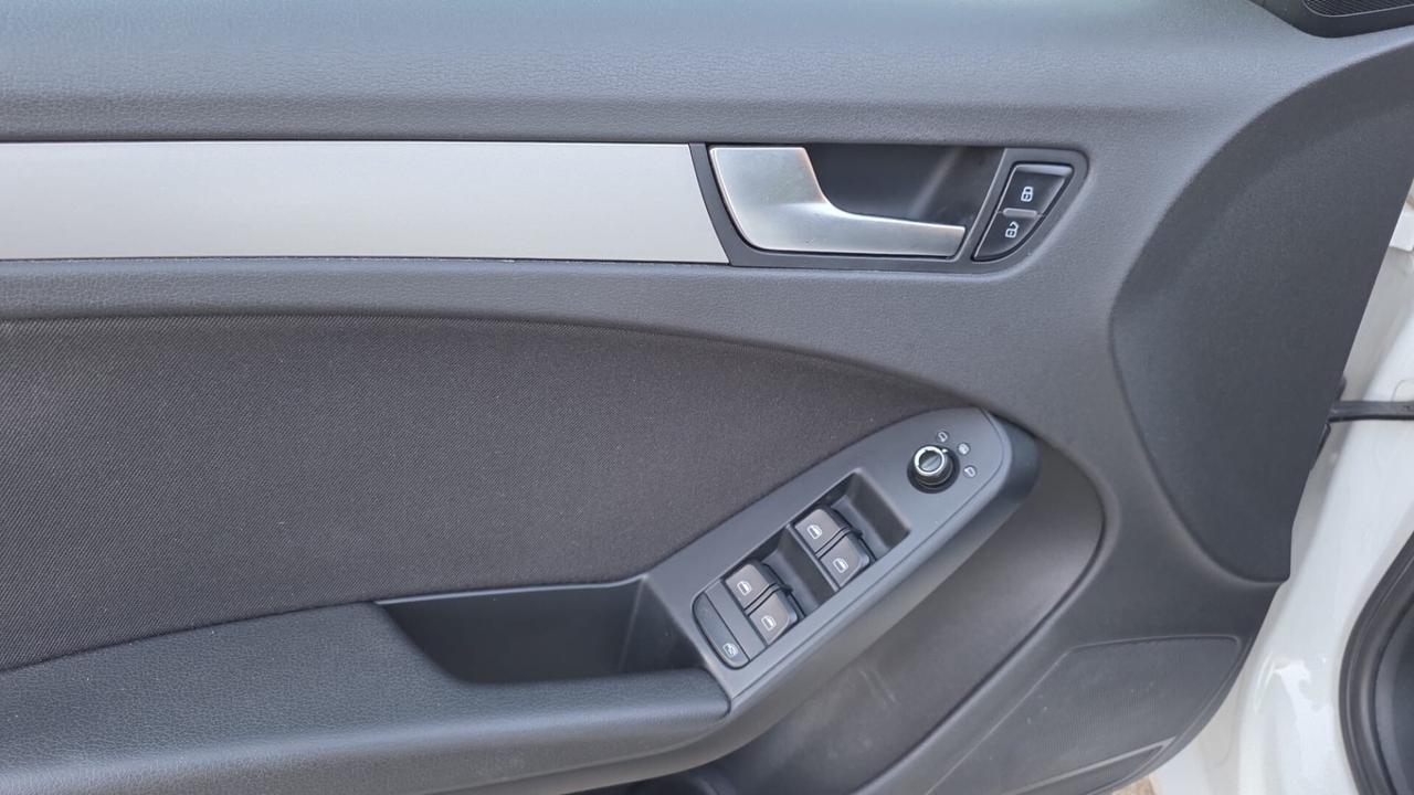 Audi A4 2.0 TDI 143CV Gancio Traino Xeno Euro5