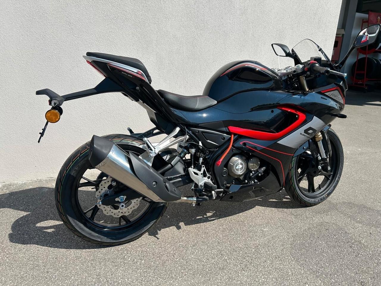 Qj Motor SRK 125 R -- Colore NERO