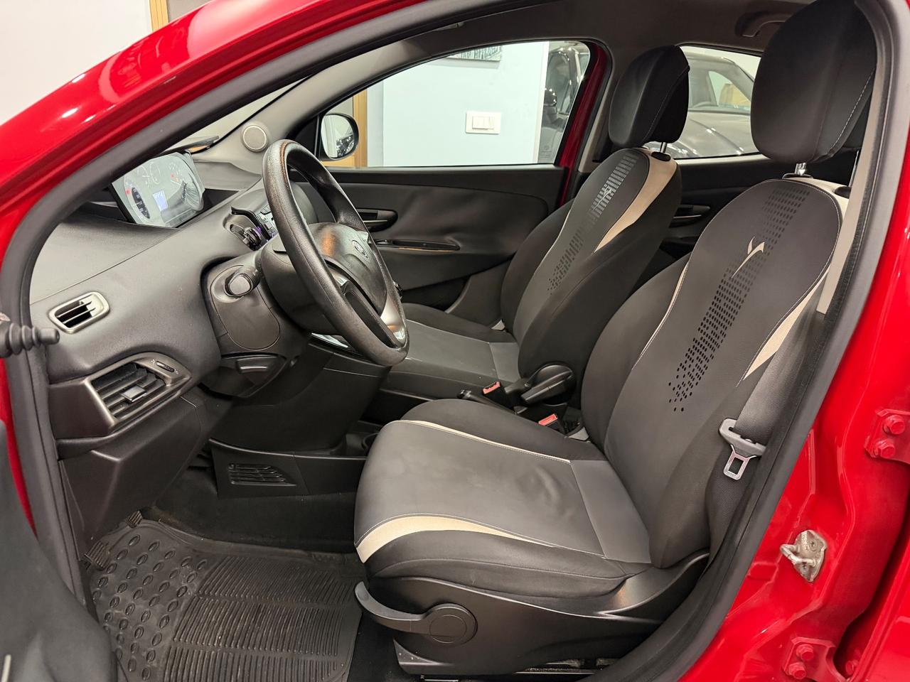 Ypsilon 1.2 69 CV 5 porte Elefantino