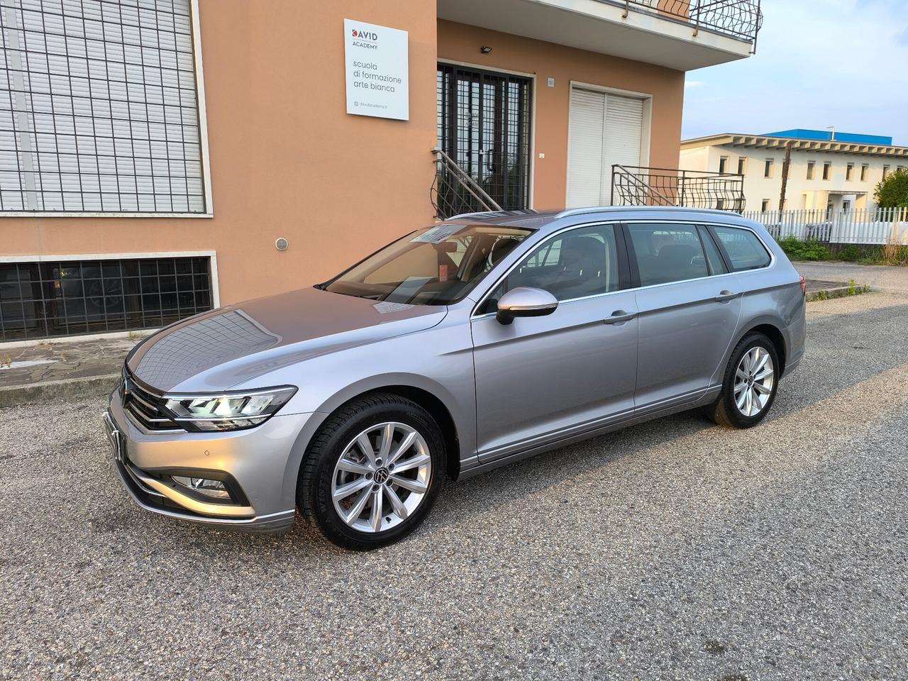 Volkswagen Passat Variant 2.0 TDI SCR 122 CV EVO DSG Business