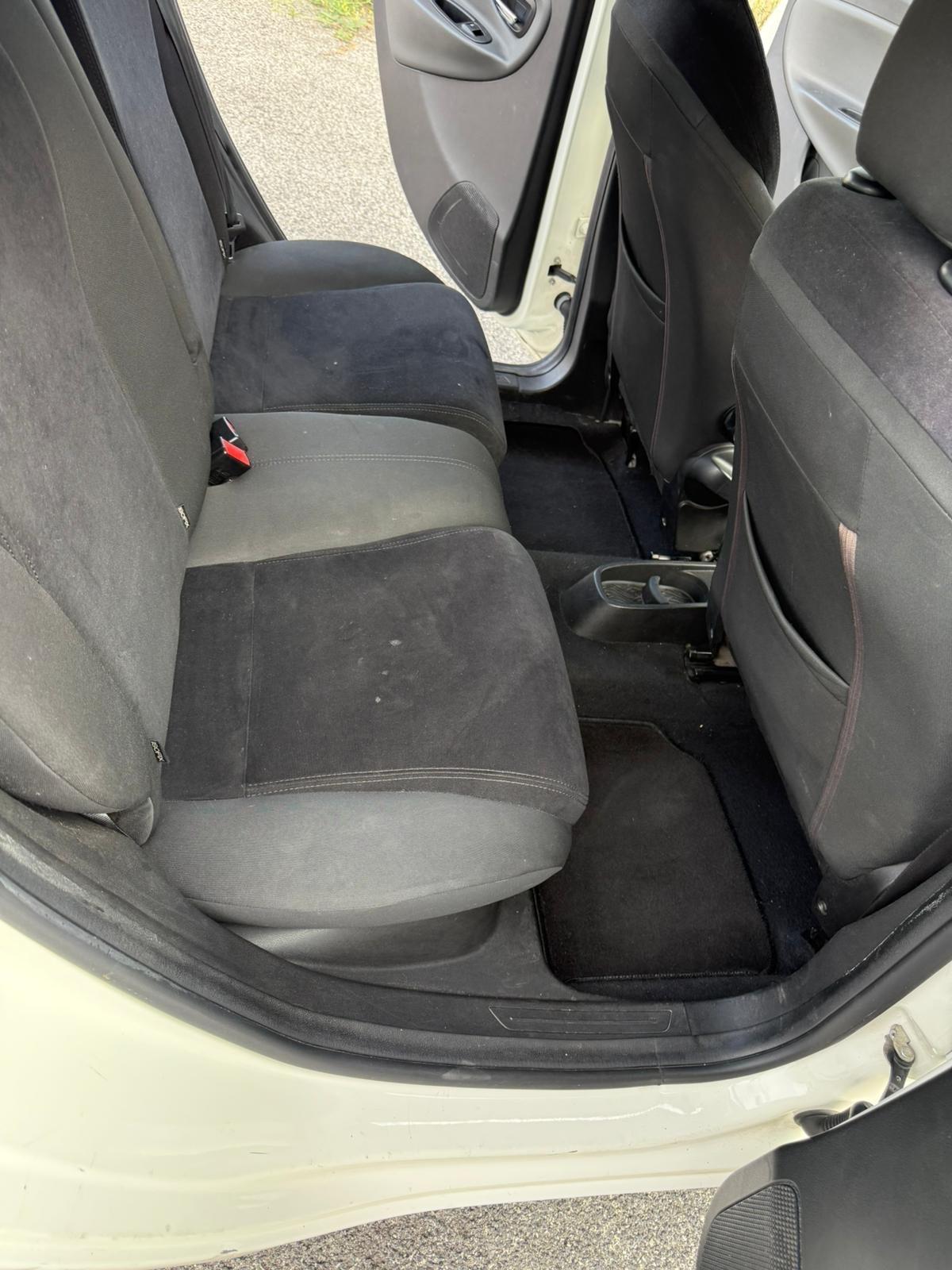 Lancia Ypsilon 1.2 69 CV Unyca