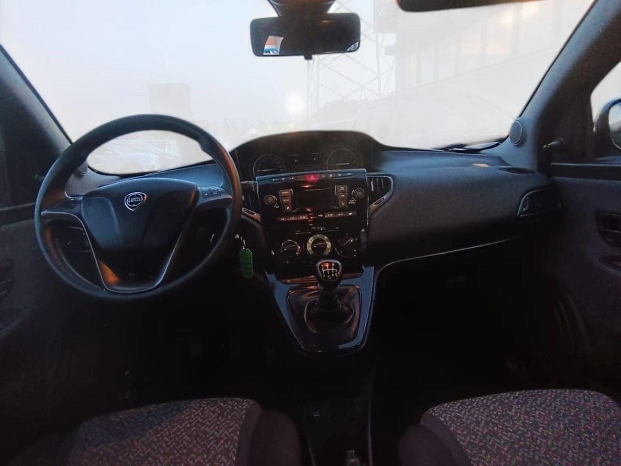 Lancia Ypsilon 1.0 FireFly 5 porte S&S Hybrid Gold