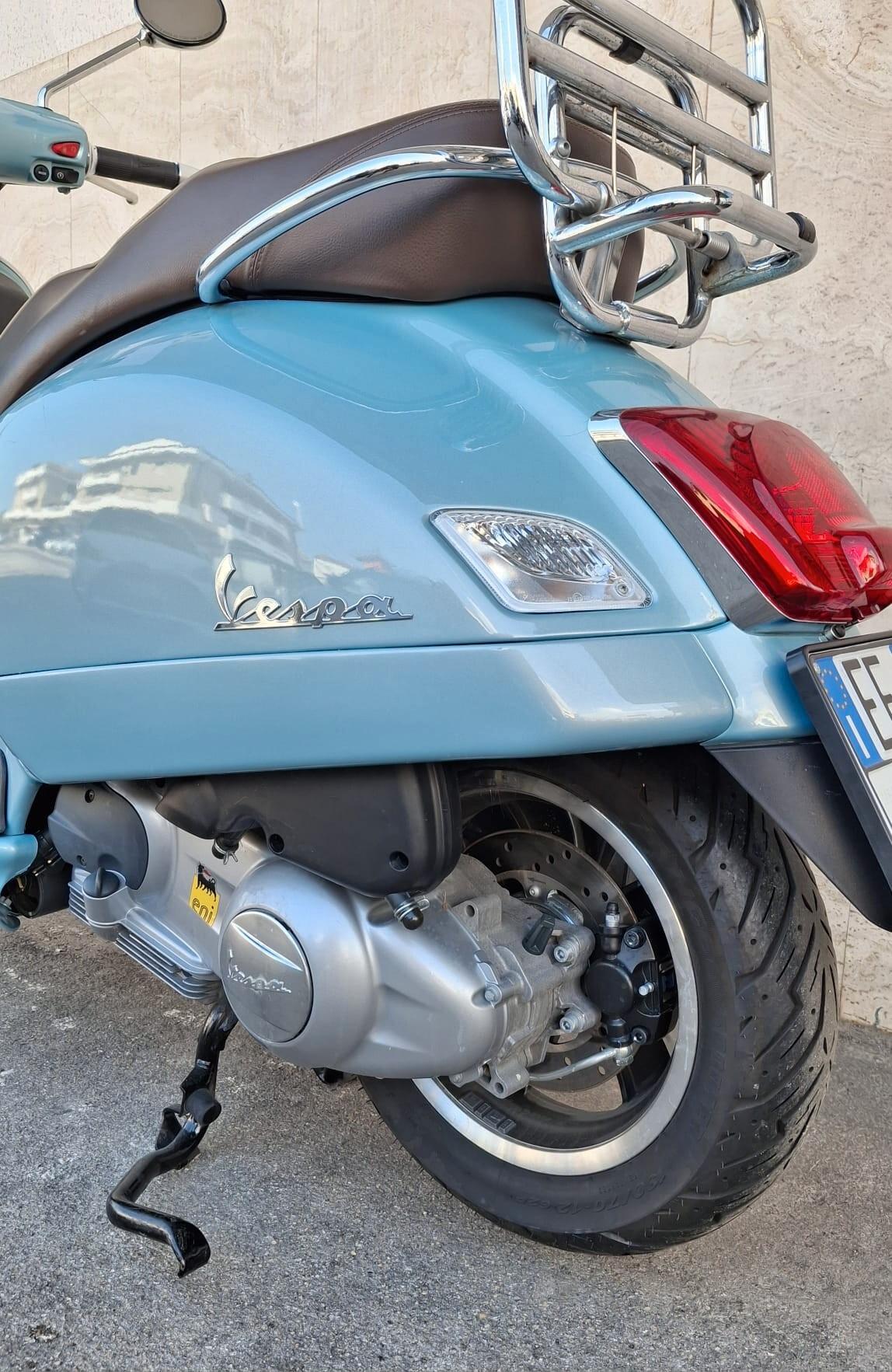 Vespa GTS 300 70* ANNIVERSARIO