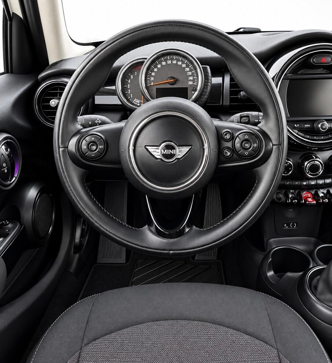 MINI COOPER ONE 1.6 DIESEL 5 PORTE NEOPATENTATi F55