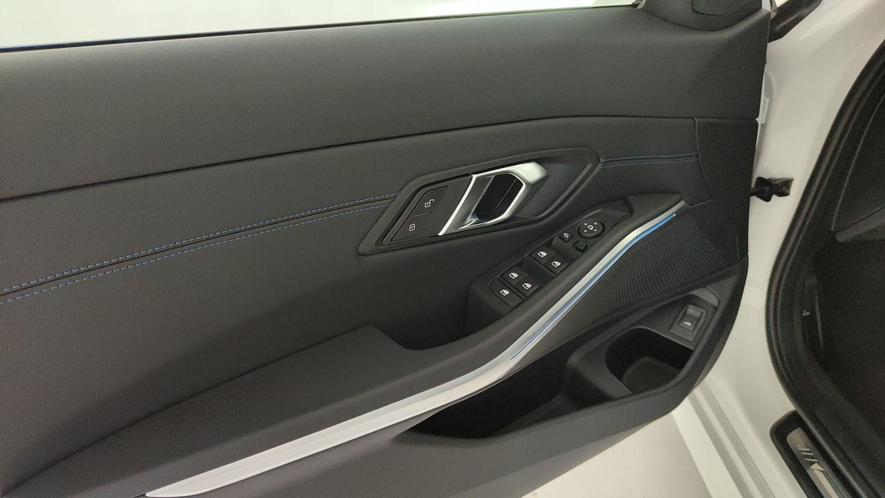 BMW Serie 3 G20 2022 Berlina - 320d mhev 48V MSport auto