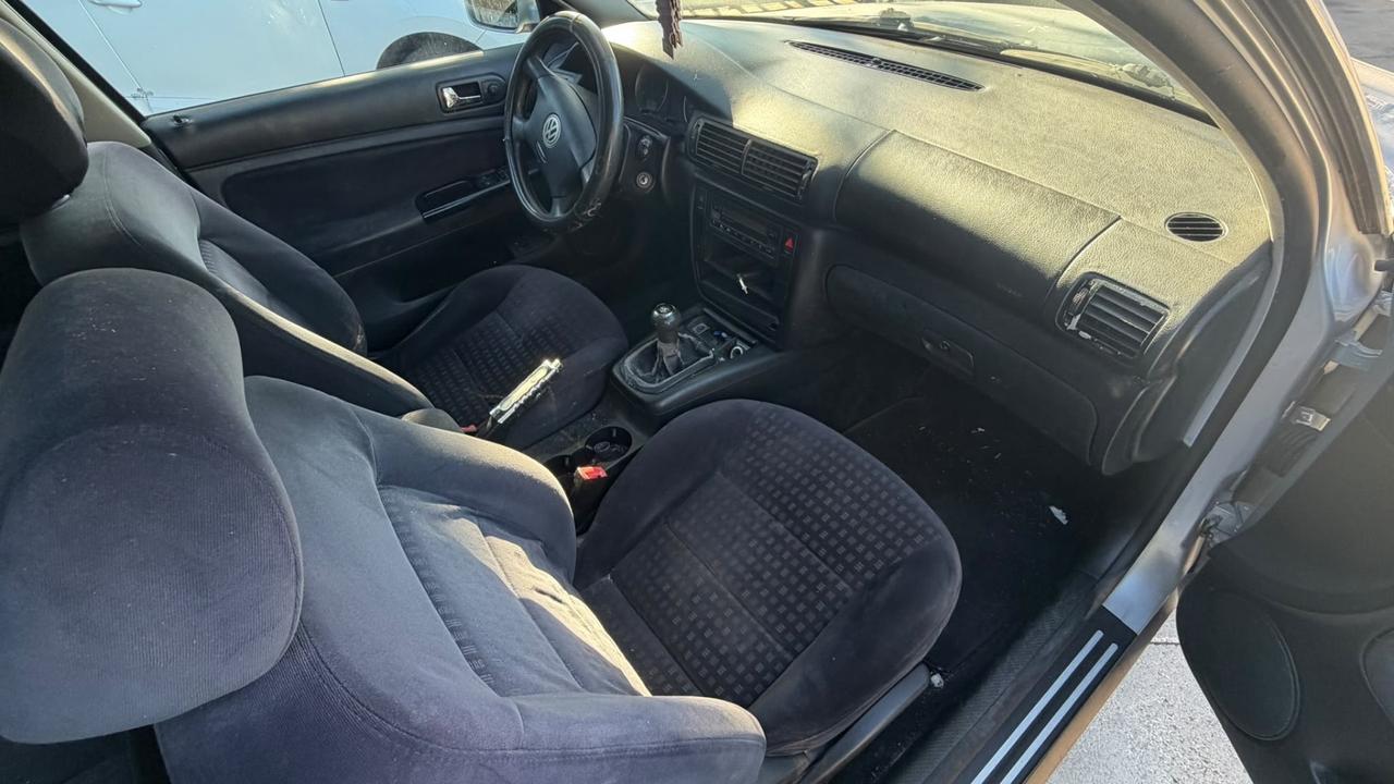 Volkswagen Passat 1.9 TDI/130 CV cat Var. H.line