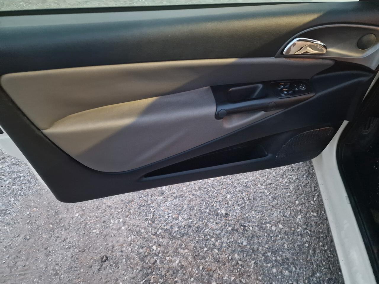 Lancia Ypsilon 1.3 MJT 75 CV Argento