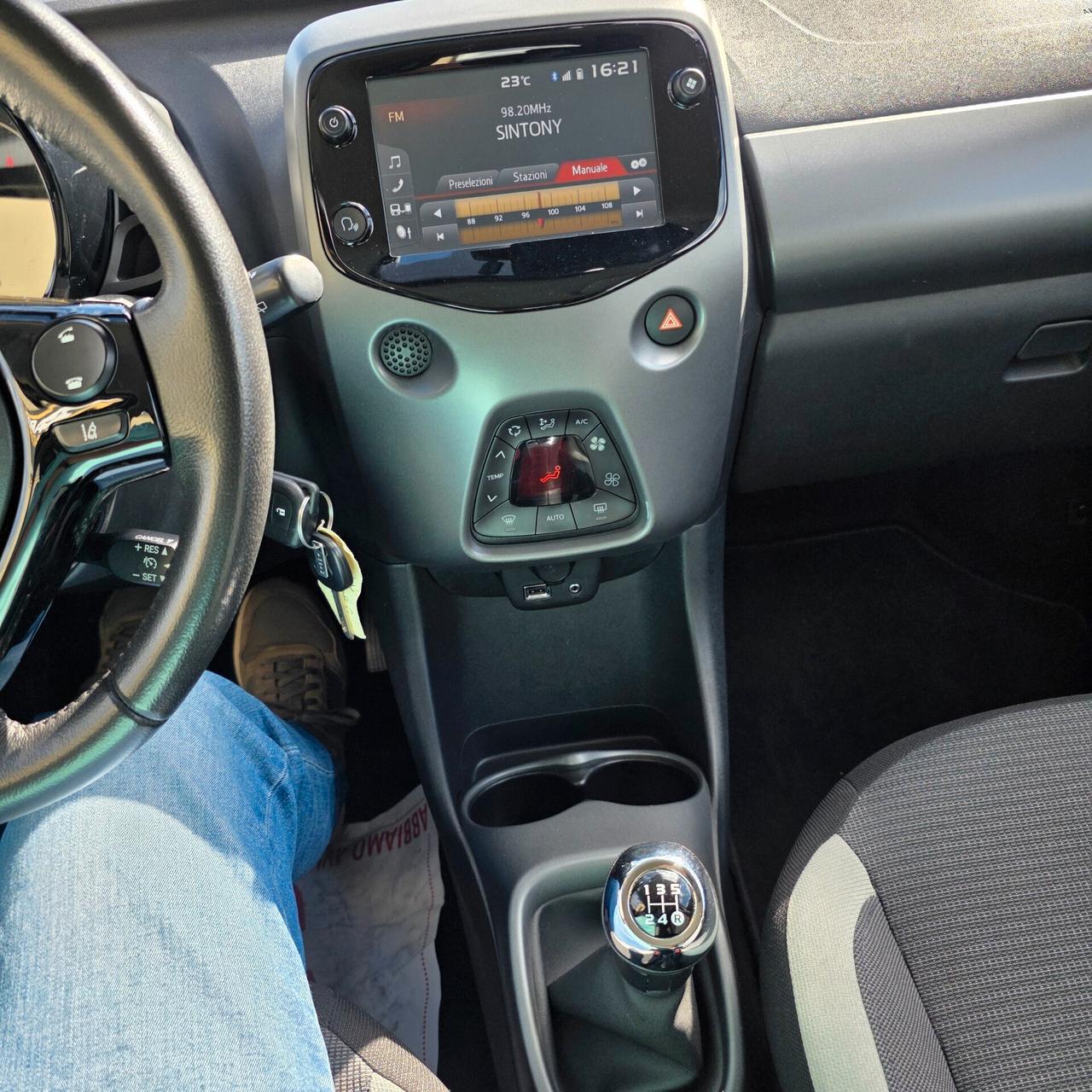 Toyota Aygo Connect 1.0 VVT-i 72 CV 5 porte x-you