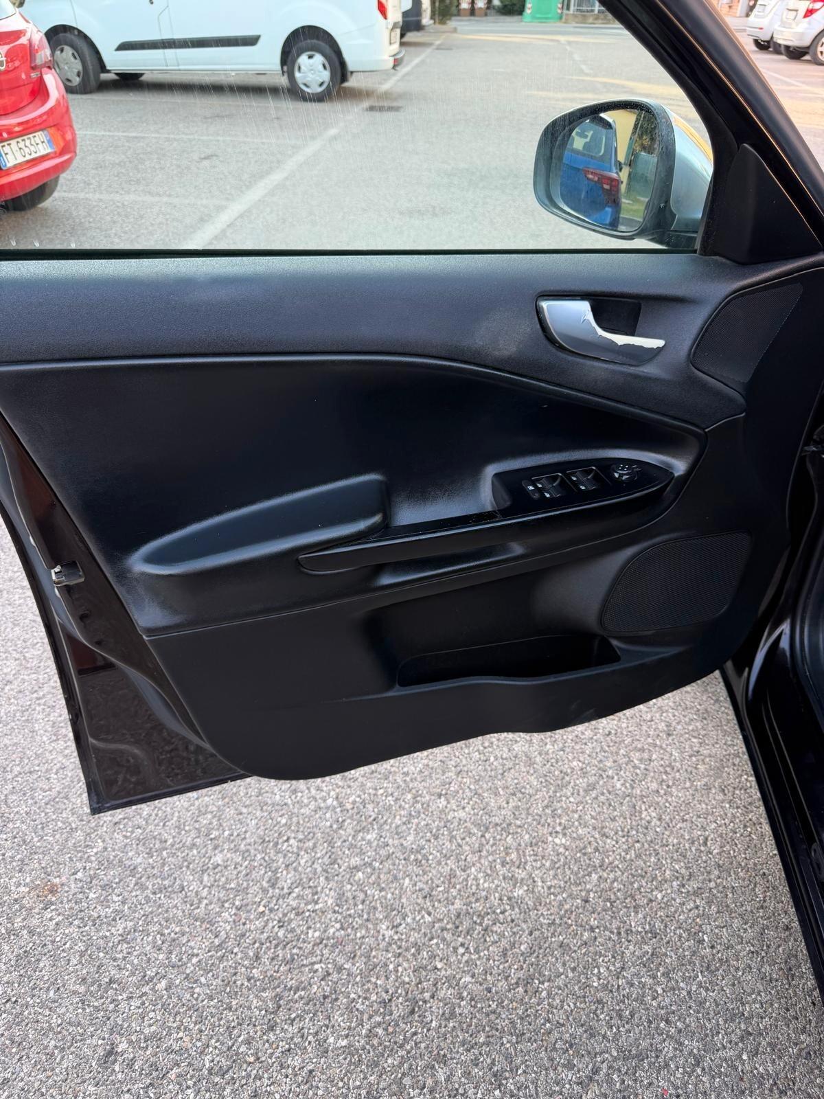 Alfa Romeo Giulietta 1.6 JTDM - NEOPATENTATI - 12 MESI DI GARANZIA -
