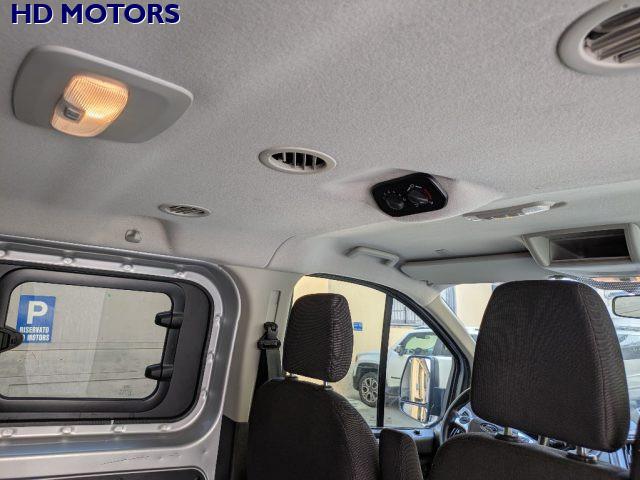 FORD TRANSIT CUSTOM 310 2.0 TDCi 130 PC Combi Trend 9
