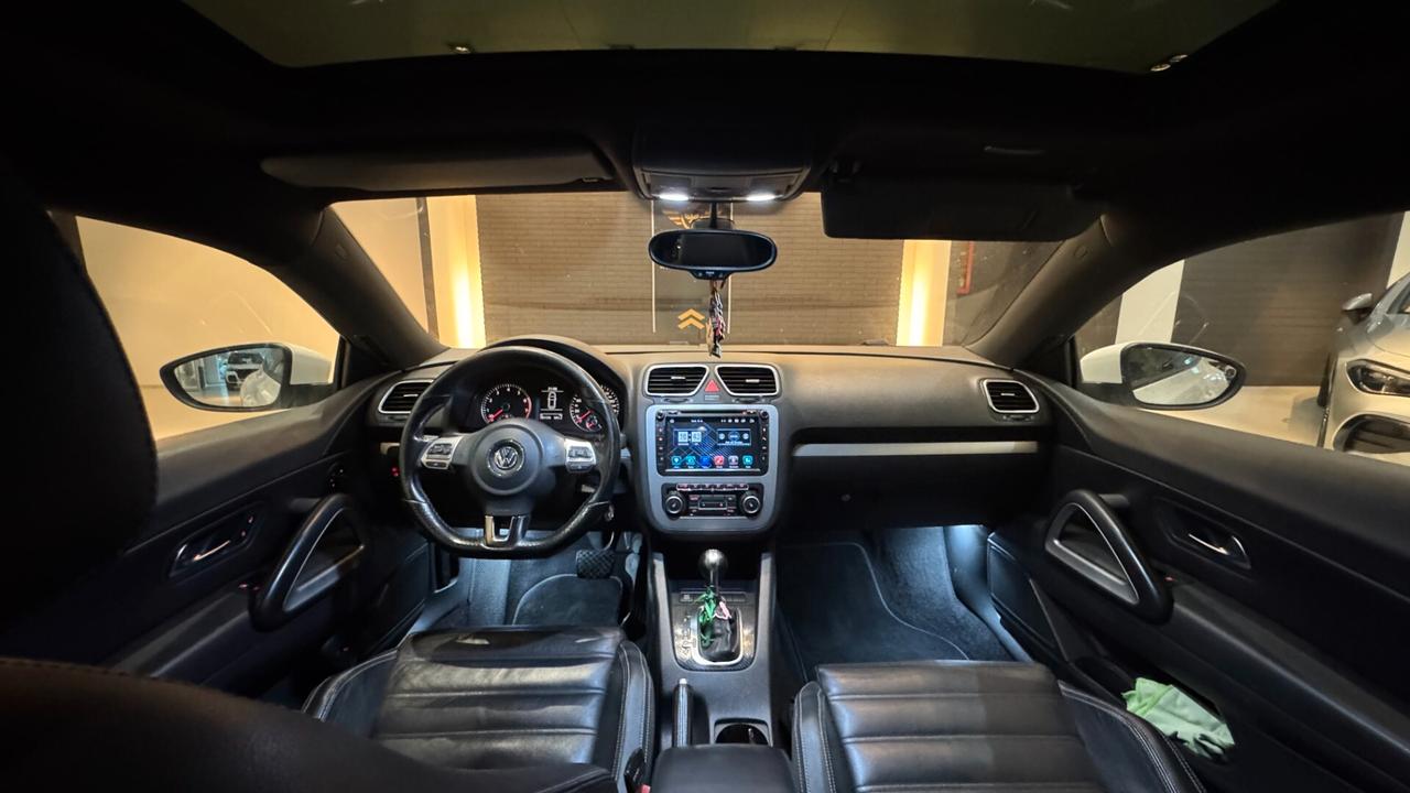 Volkswagen Scirocco 2.0 TSI DSG 211CV - 2010