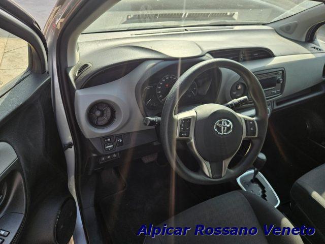 TOYOTA Yaris 1.5 Hybrid 5 porte Cool hat chback