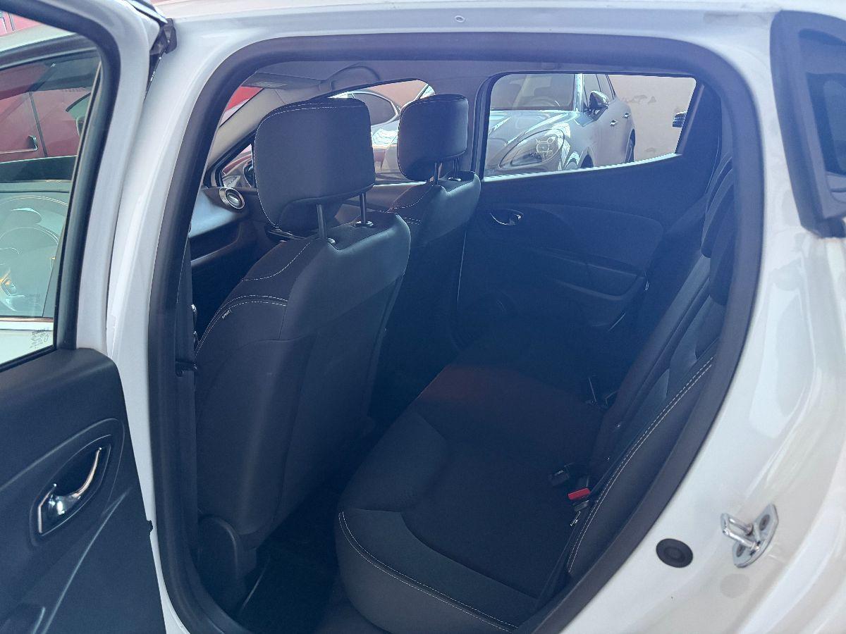 RENAULT - Clio - 1.2 75 CV 5p. Costume National