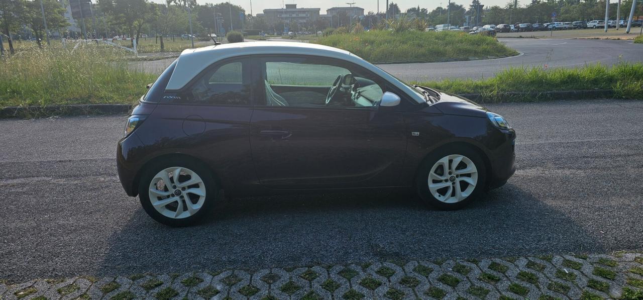 Opel Adam 1.2 70 CV White/Black Link