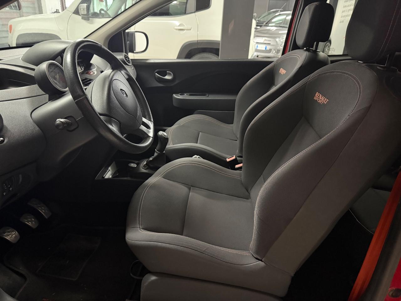 RENAULT Twingo 1.6 16V (133) R.S. 2010