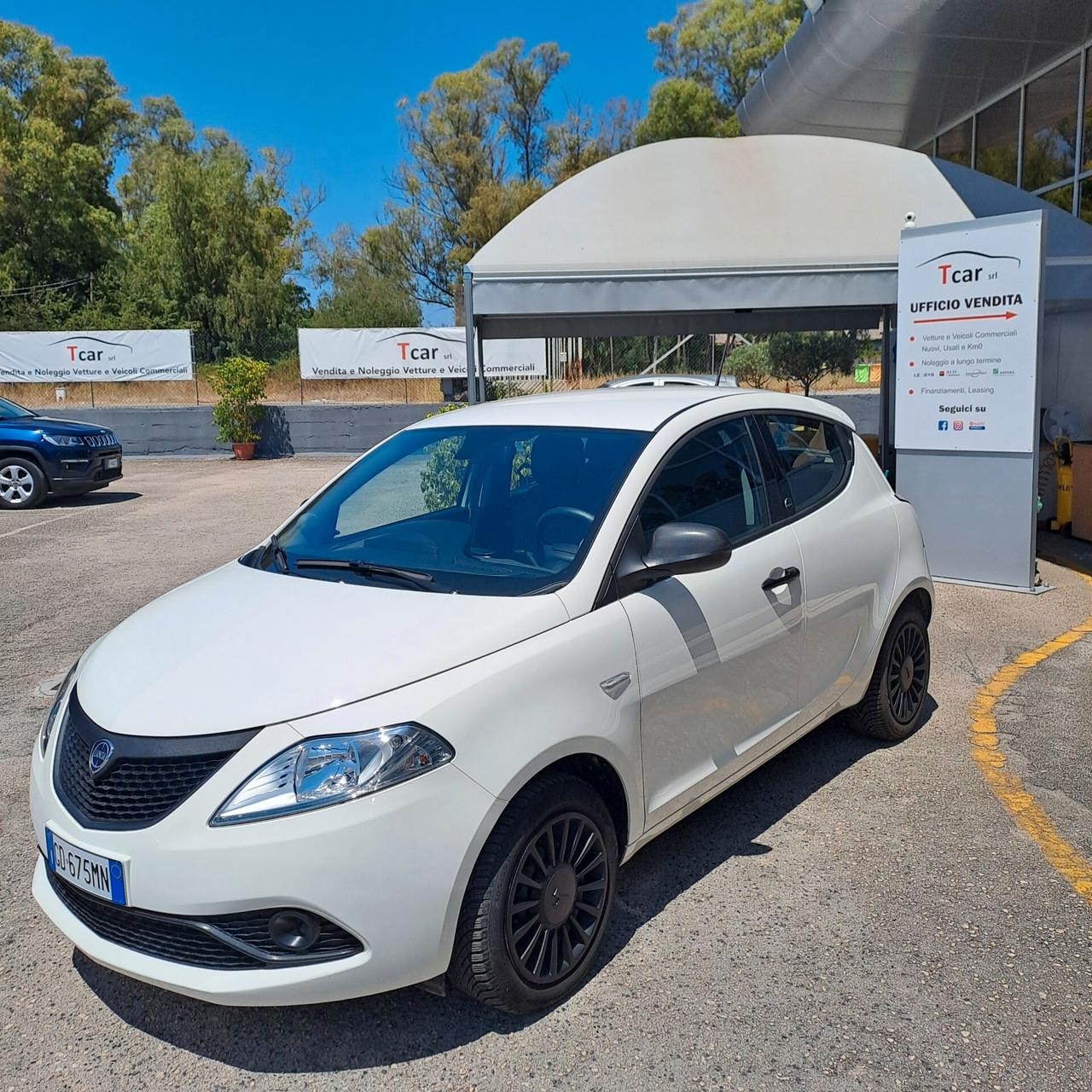 Lancia Ypsilon 1.0 Bz 70 Cv Hybrid Silver