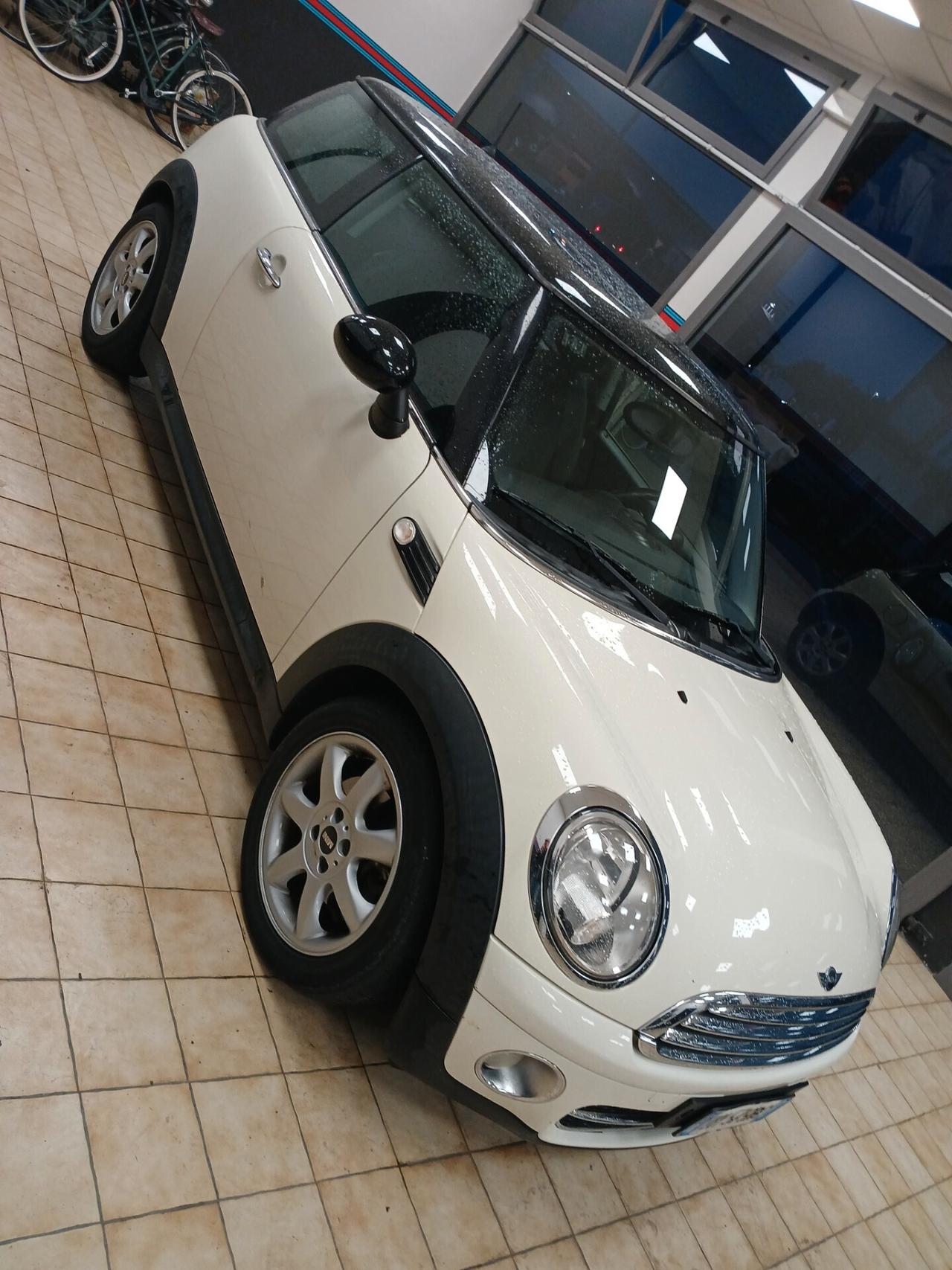 Mini 1.6 16V Cooper D model 2008 neo patentati