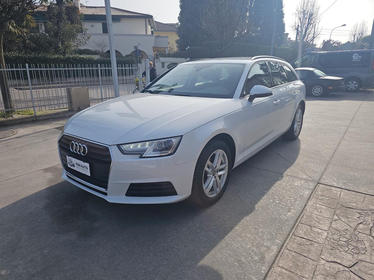 Audi A4 Avant 2.0 TDI clean diesel Business