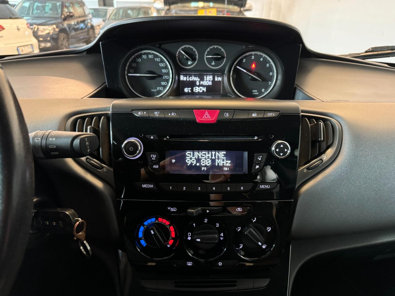 Lancia Ypsilon 1.2 69 CV 5 porte Elefantino Neopatentati