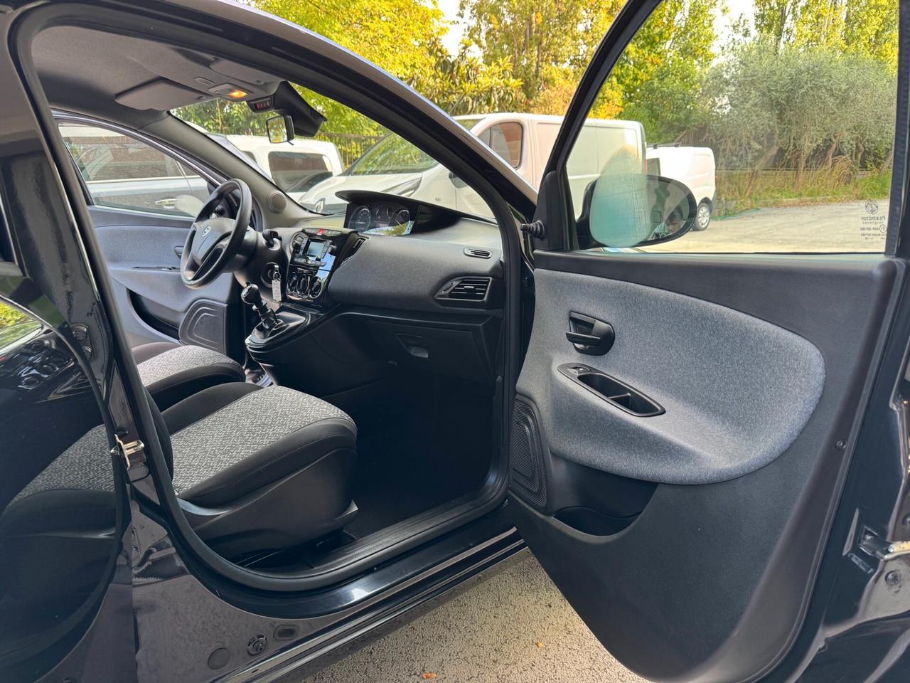 Lancia Ypsilon 1.0 HYBRID Silver GARANZIA 24 MESI