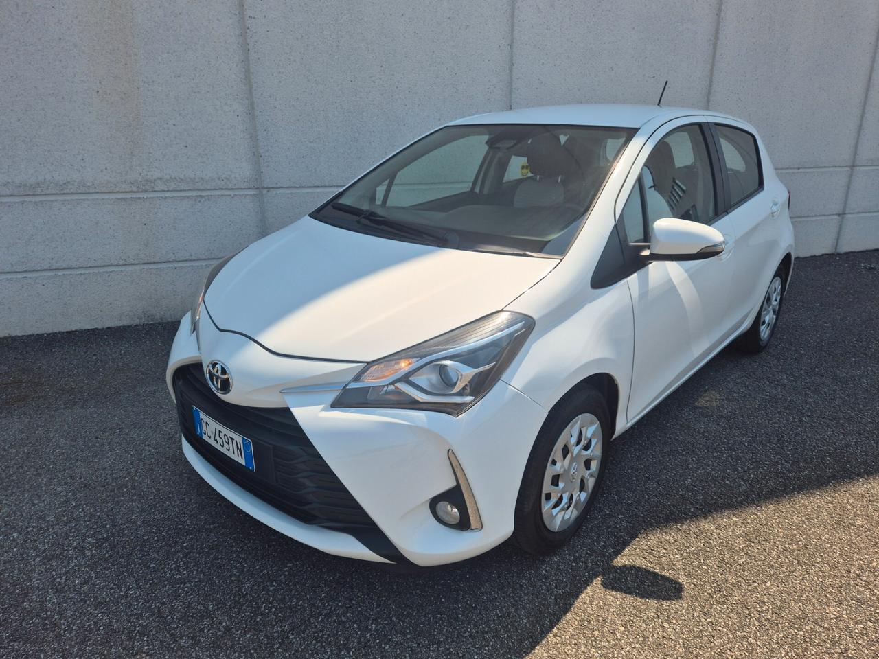 Toyota Yaris 1.0 Benzina Euro 6 NEOPATENTATO