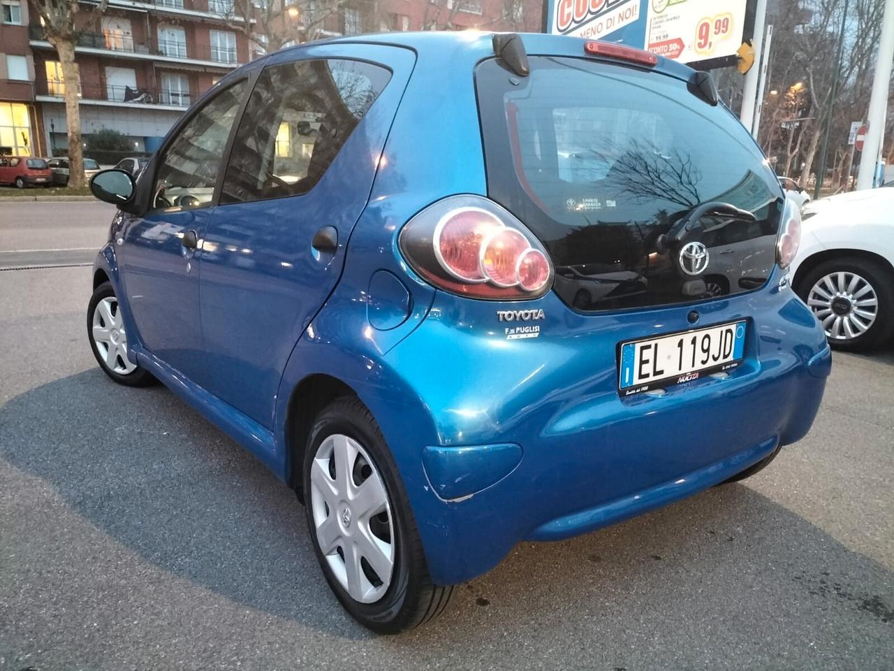 Toyota Aygo - solo 60.000 Km