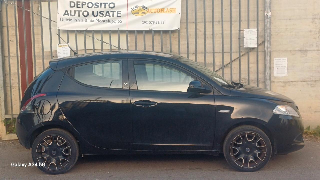 Lancia Ypsilon 1.2 69 CV 5 porte Gold
