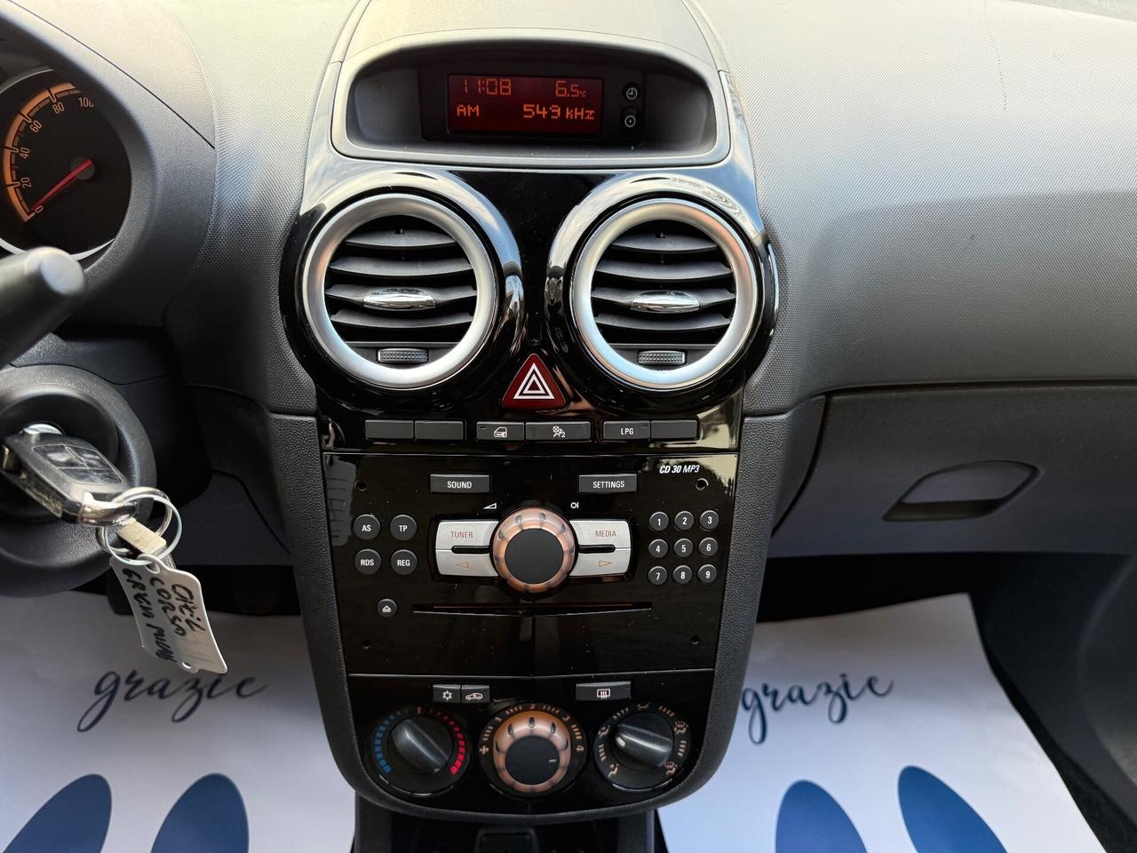 Opel Corsa 1.2 85CV 5 porte GPL - Neopatentati