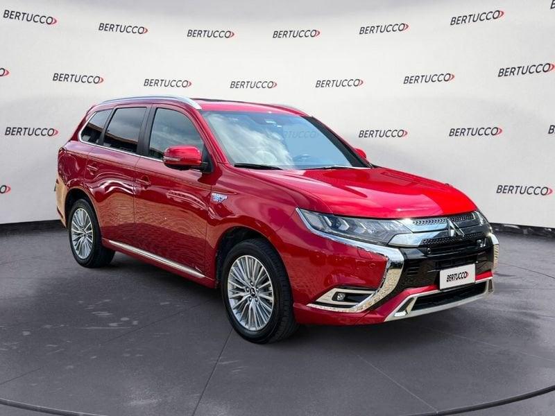 Mitsubishi Outlander 3ª serie 2.4 MIVEC 4WD PHEV Diamond SDA