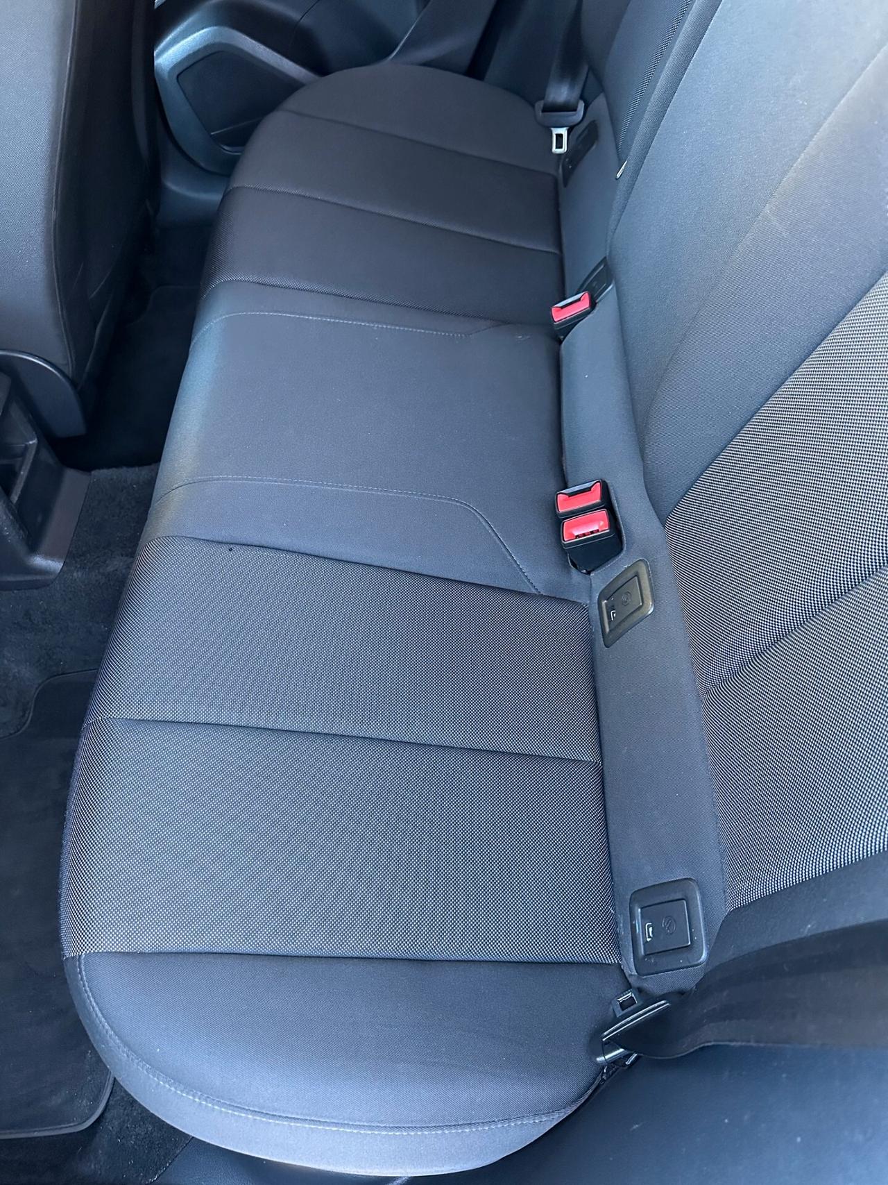 Audi Q2 30 TDI Business