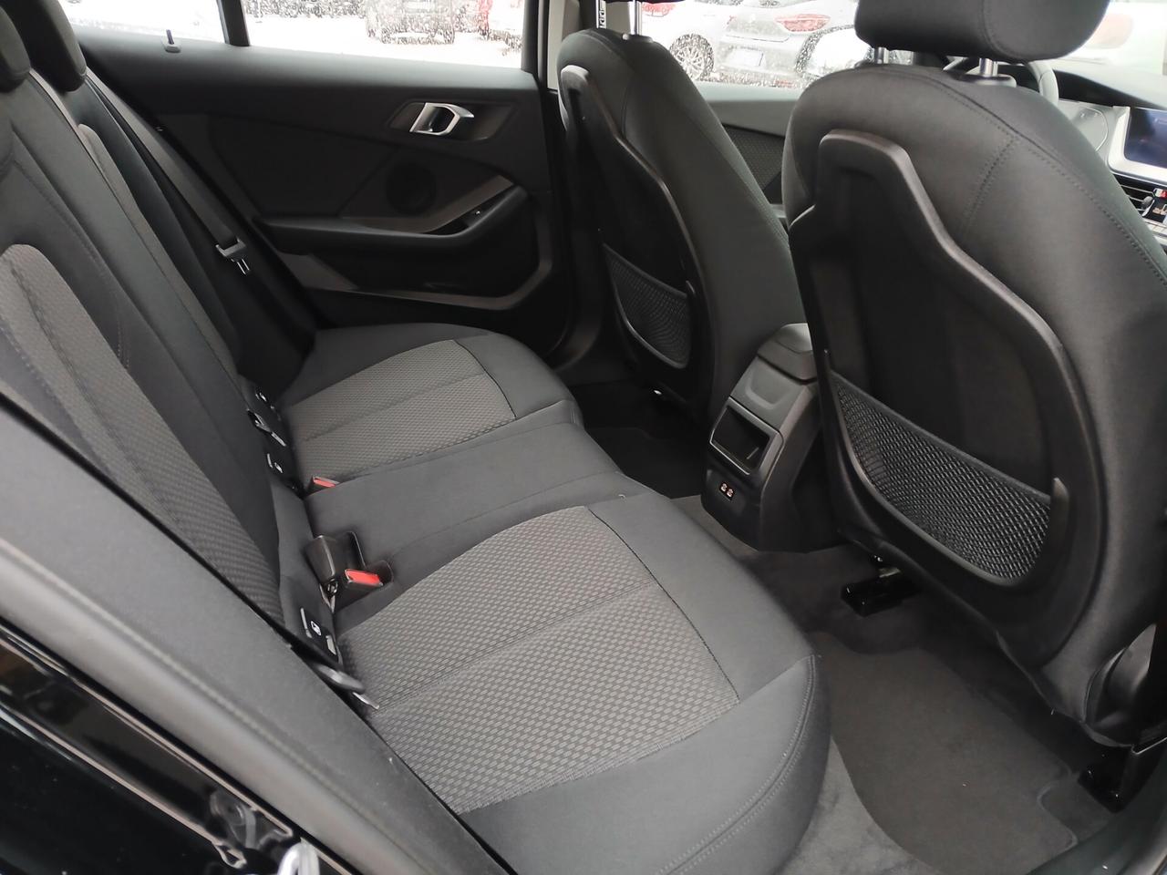 BMW 116 116D BUSINESS ADVANTAGE 2021