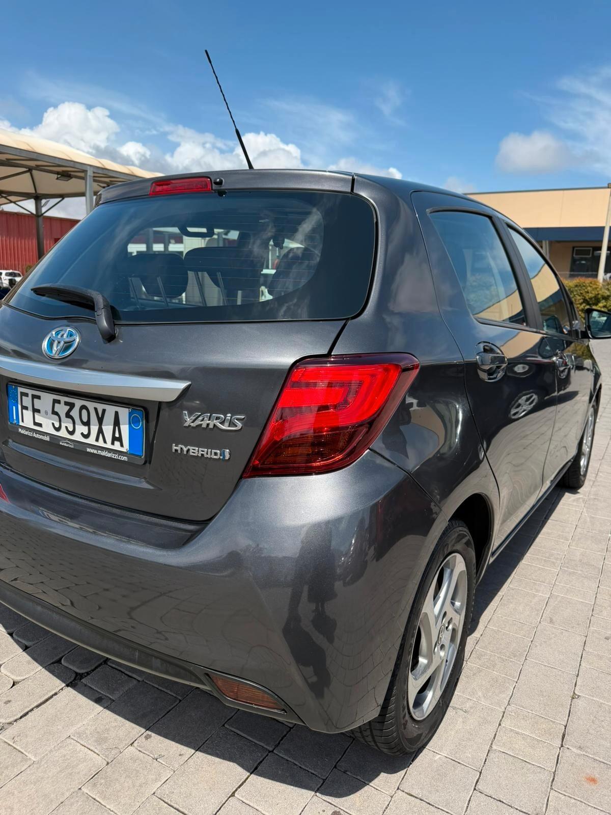 Toyota Yaris 1.5 Hybrid Automatica – GARANZIA 12 MESI!