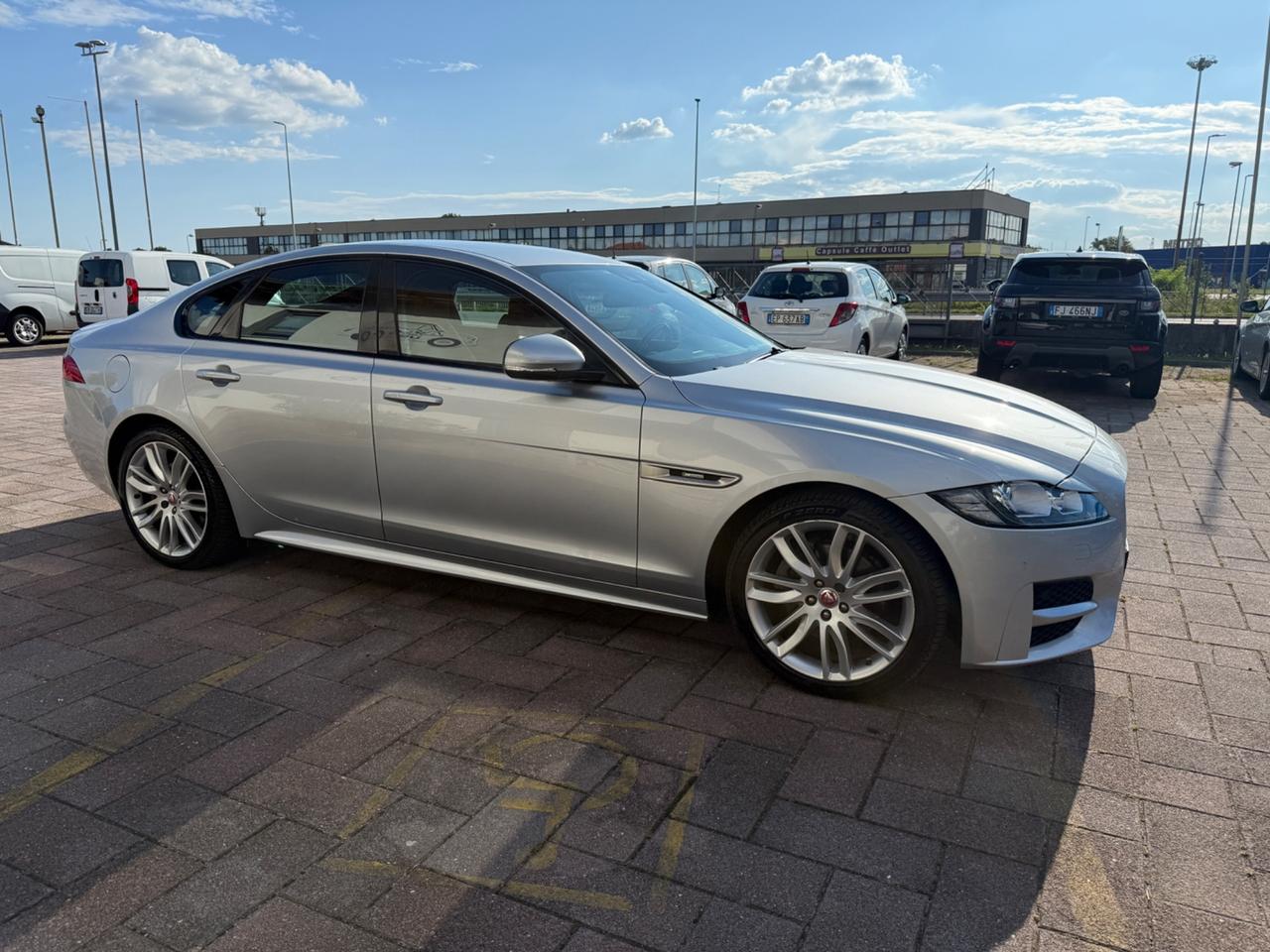 Jaguar XF 2.0 D 180 CV AWD aut. R-Sport