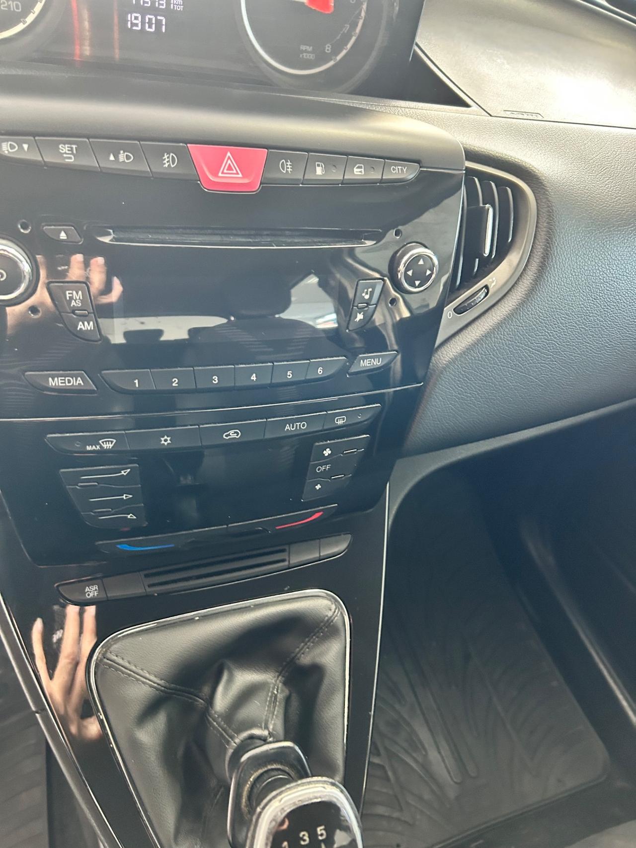 Lancia Ypsilon 1.2 GPL neopatentati 2012