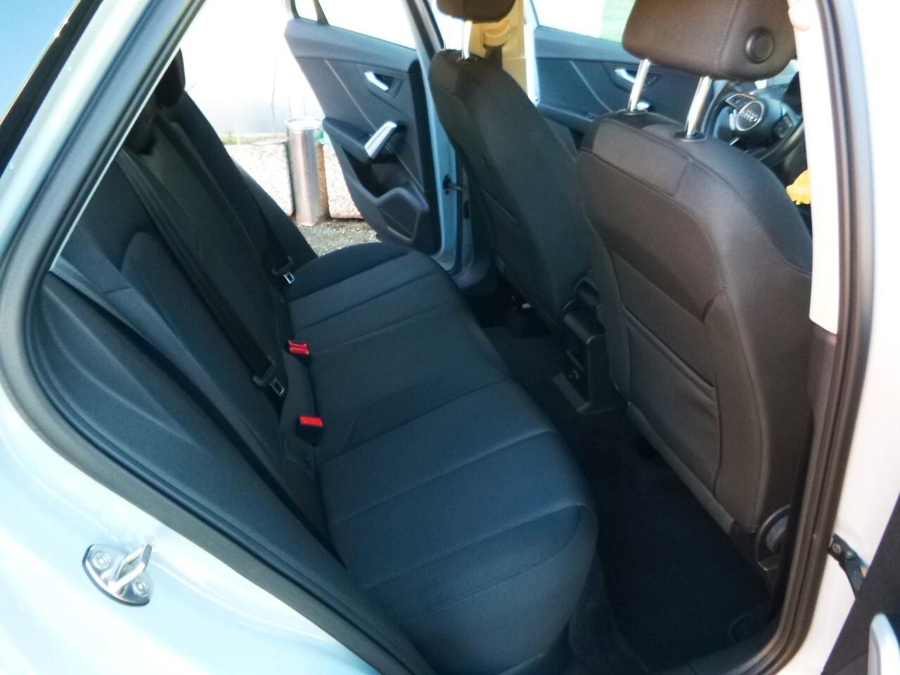 Audi Q2 35 TDI quattro S tronic Identity Black