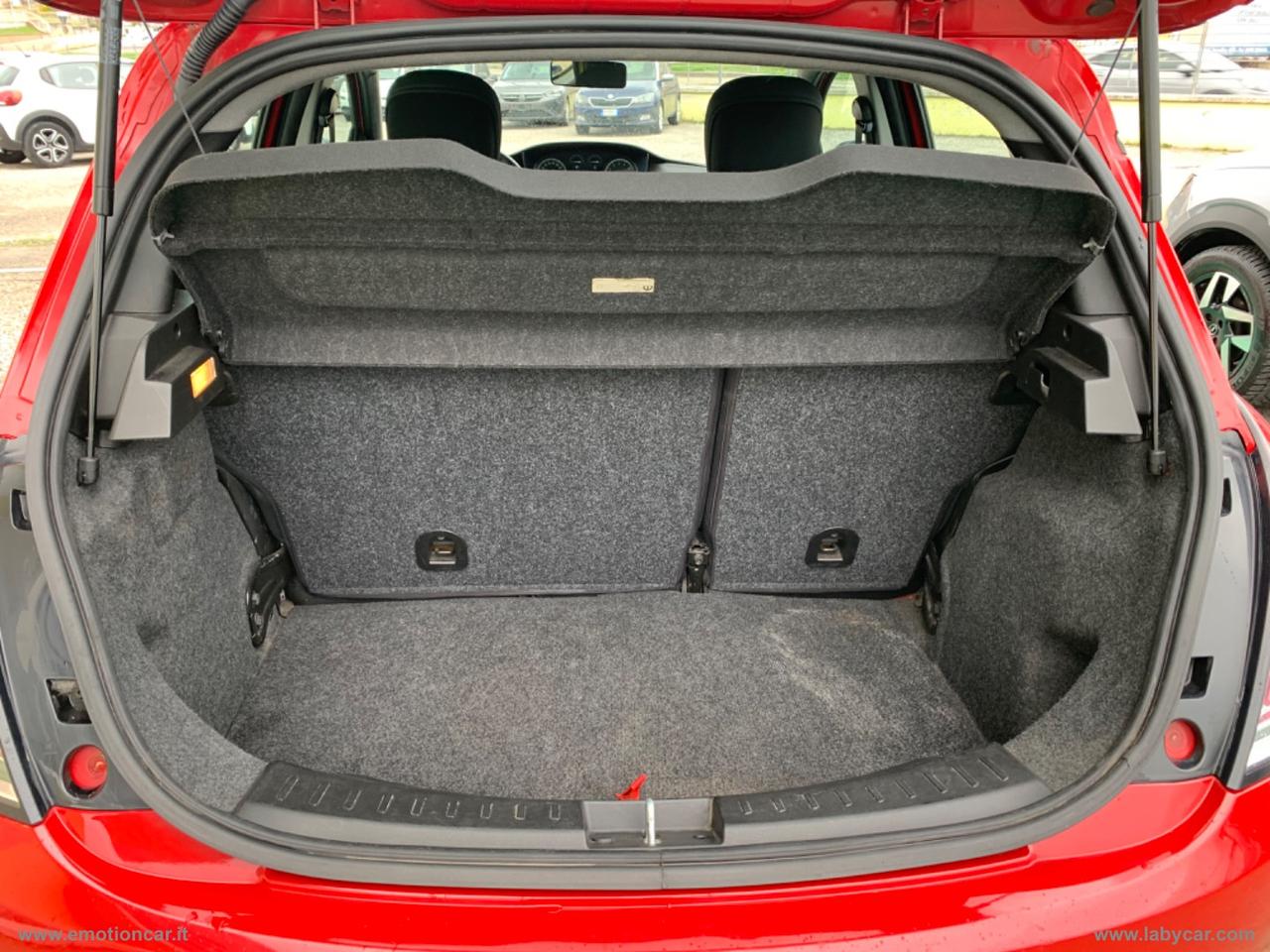 LANCIA Ypsilon 1.2 69 CV 5p. GPL Ecochic Silver - 2017