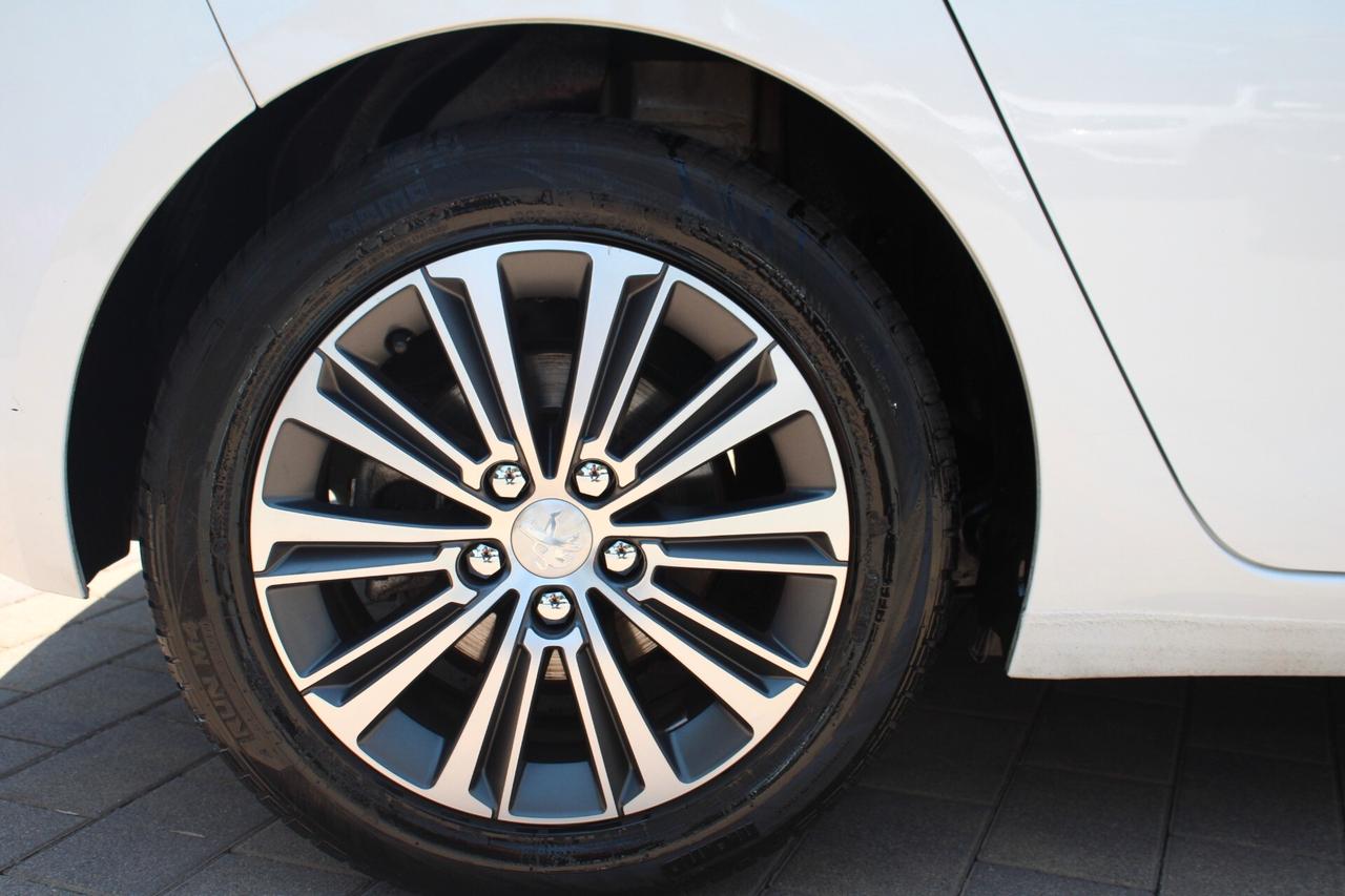 Peugeot 308 BlueHDi 130 S&S Allure